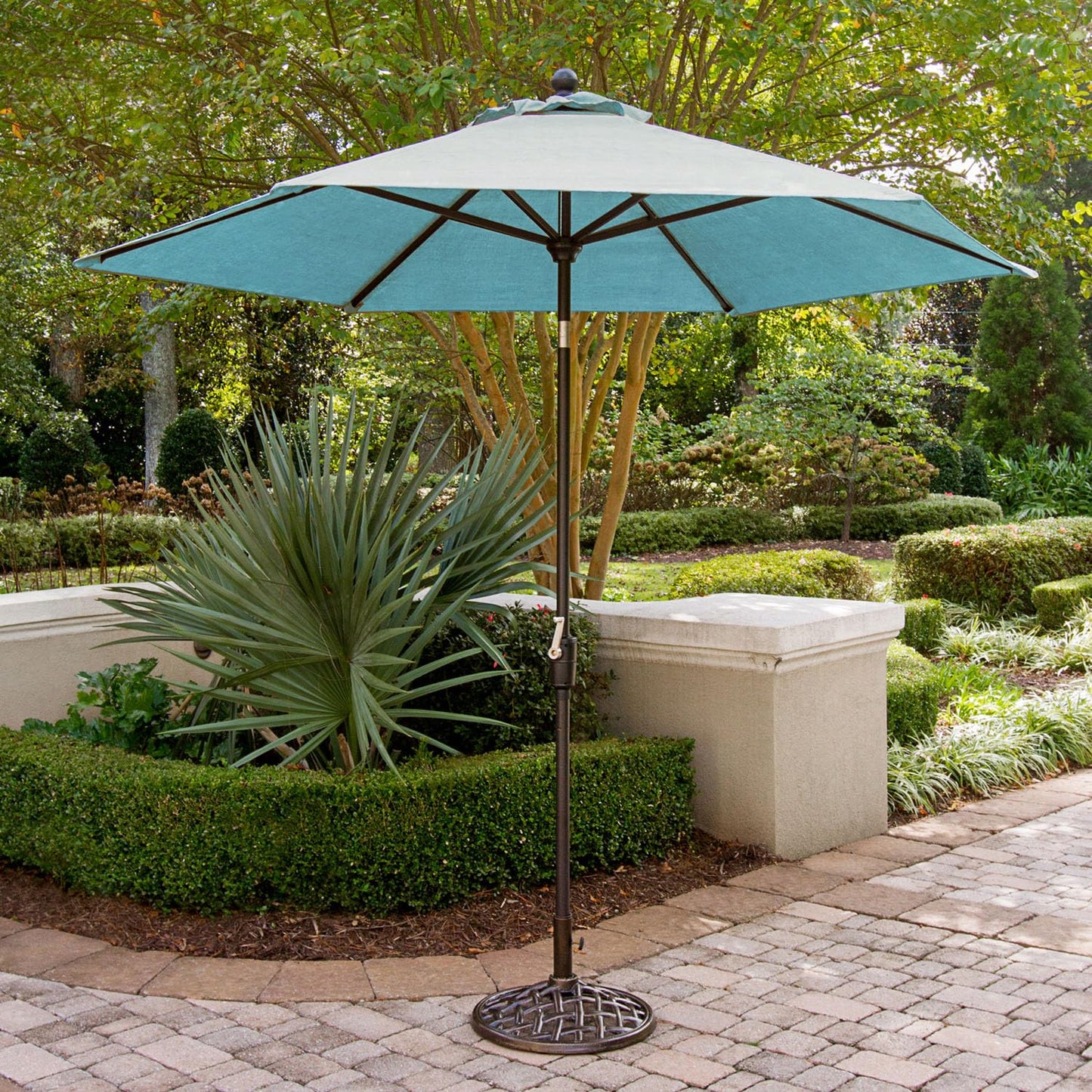 Hanover Traditions 9 Ft. Market Outdoor Umbrella with Tilt Crank Lever, Rust-Resistant, All-Weather, Blue